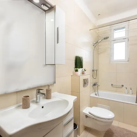 Budapest Deluxe Apartment With Free Car Park Exterior photo
