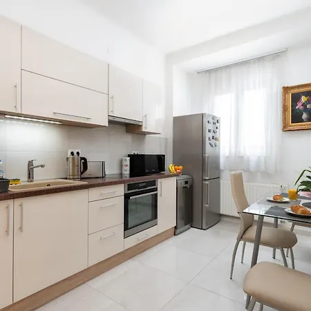 Budapest Deluxe Apartment With Free Car Park Exterior photo
