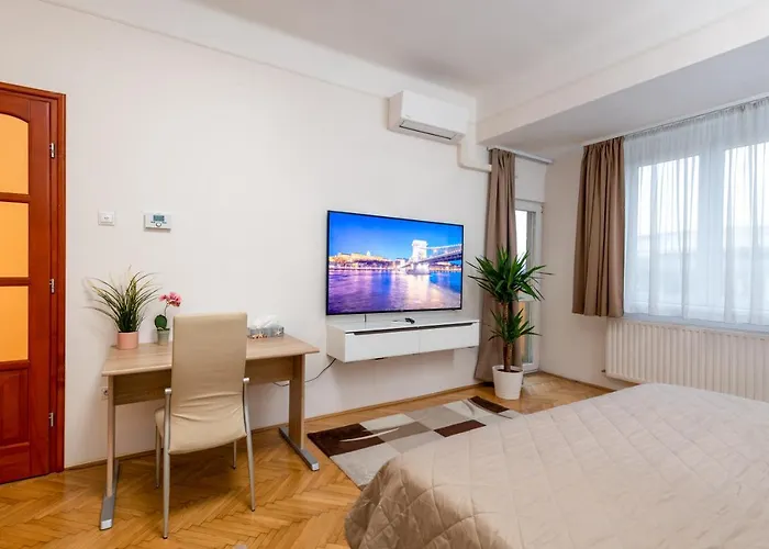 Budapest Deluxe Apartment With Free Car Park